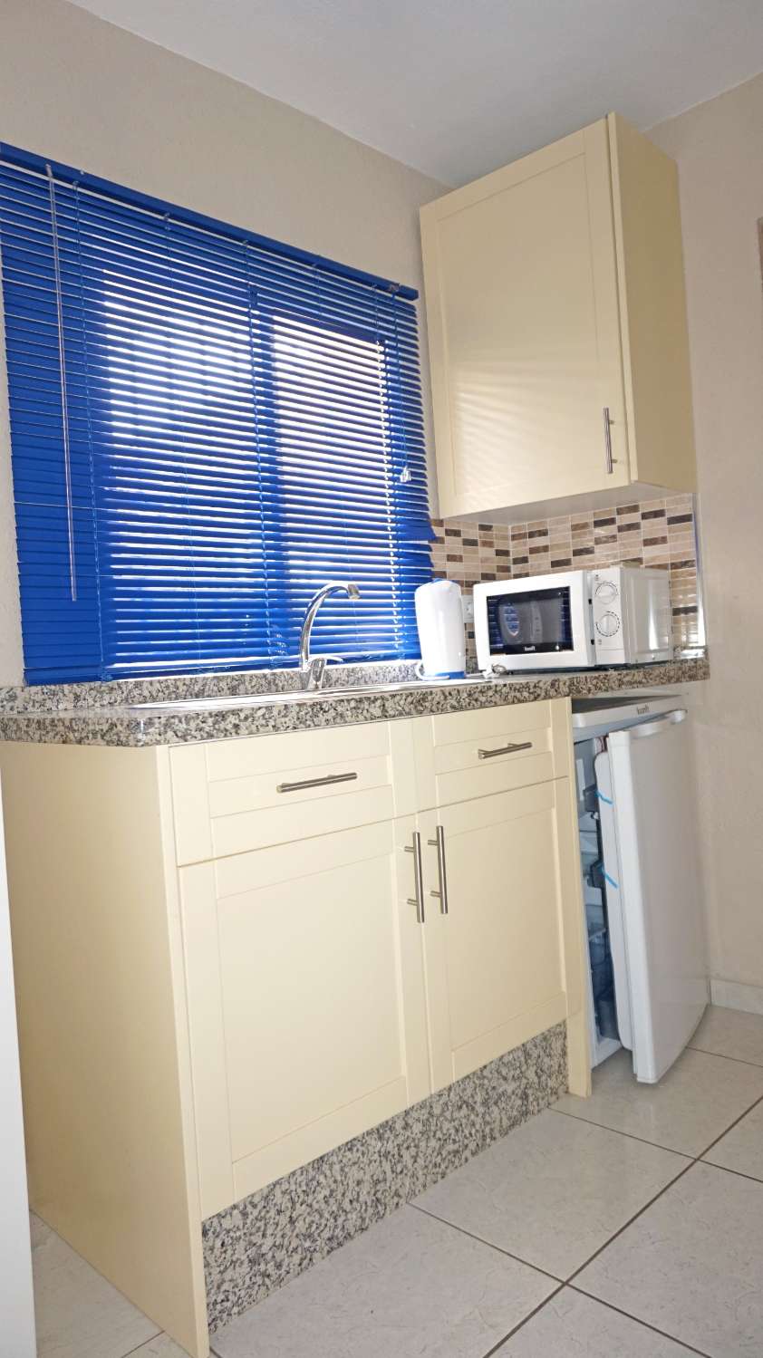 VILLA INDEPENDIENTE CON 4 DORMITORIOS + ESTUDIO EN ARROYO DE LA MIEL. IDEAL INVERSION PARA LAQUILER VACACIONAL.