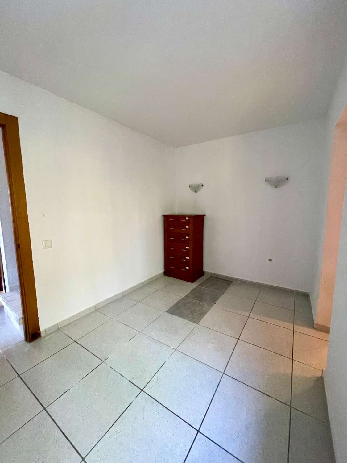 VILLA INDEPENDIENTE CON 4 DORMITORIOS + ESTUDIO EN ARROYO DE LA MIEL. IDEAL INVERSION PARA LAQUILER VACACIONAL.