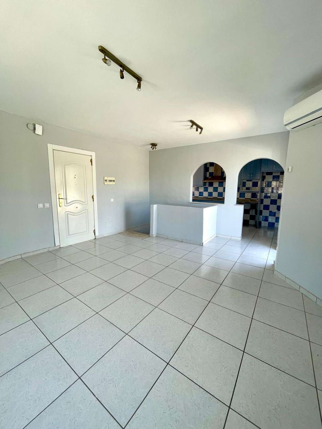 VILLA INDEPENDIENTE CON 4 DORMITORIOS + ESTUDIO EN ARROYO DE LA MIEL. IDEAL INVERSION PARA LAQUILER VACACIONAL.